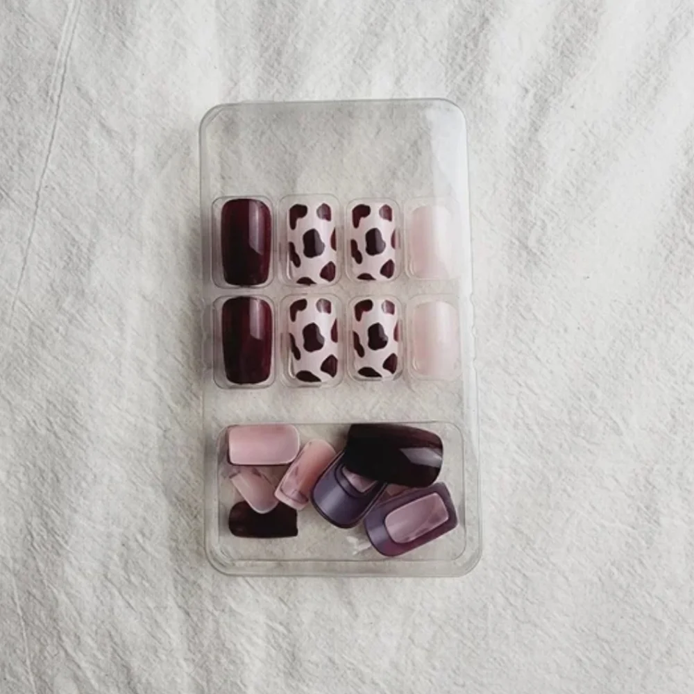 24 Pieces Fake Press On Nails